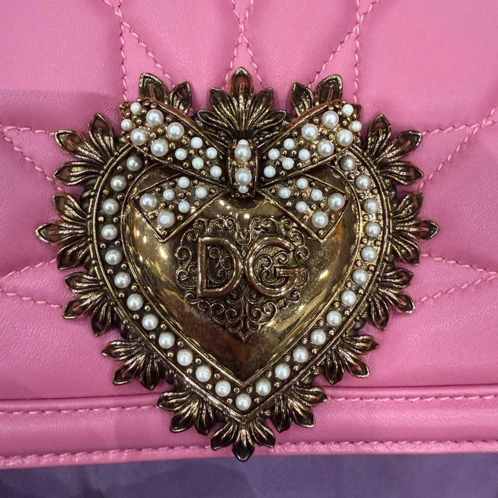 D&G Pink Quilted Crossbody Bag with Gold Chain - Picture 2 of 9